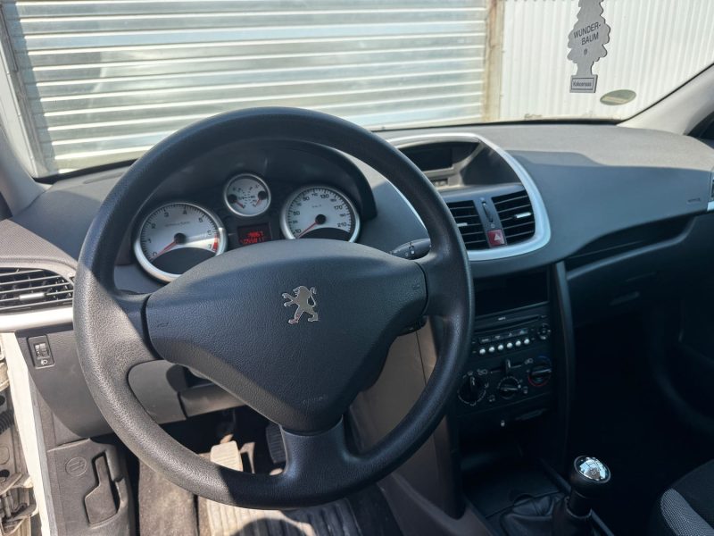 PEUGEOT 207 1.4  75CH URBAN MOVE 2009