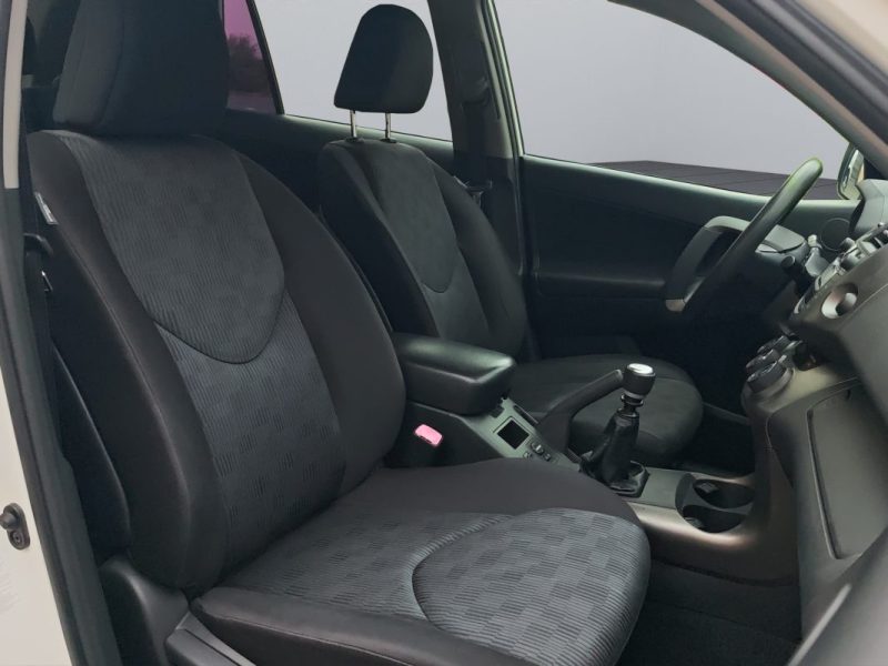 TOYOTA RAV4 150 D-4D LECAP 2WD 