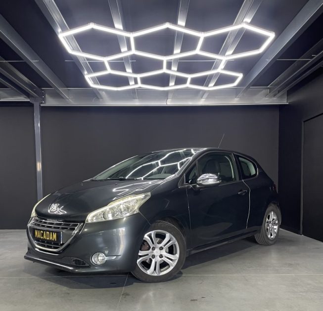 PEUGEOT 208 1.6 E-HDI 92 BVM5 ALLURE 2012