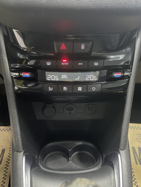 PEUGEOT 208 1.6 E-HDI 92 BVM5 ALLURE 2012