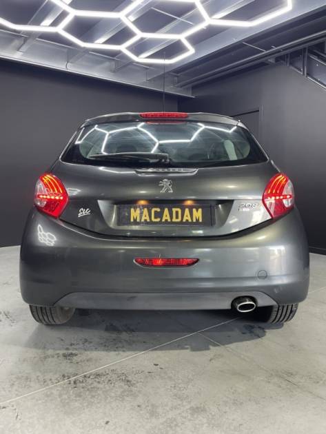 PEUGEOT 208 1.6 E-HDI 92 BVM5 ALLURE 2012