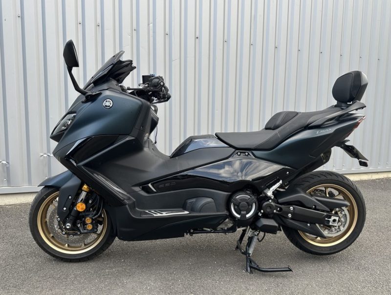 YAMAHA T-MAX 560 2024 - Ligne AKRAPOVIC