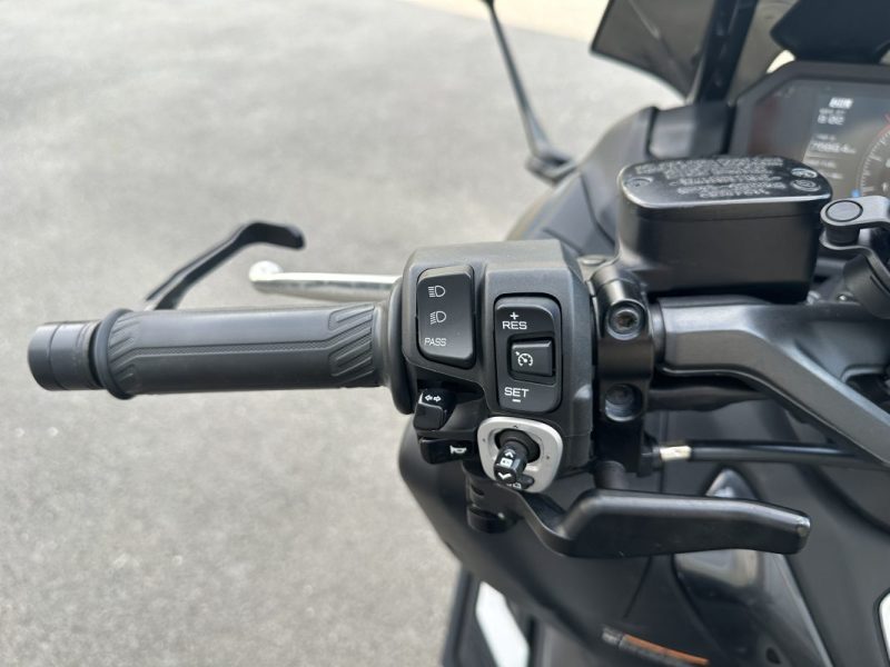 YAMAHA T-MAX 560 2024 - Ligne AKRAPOVIC