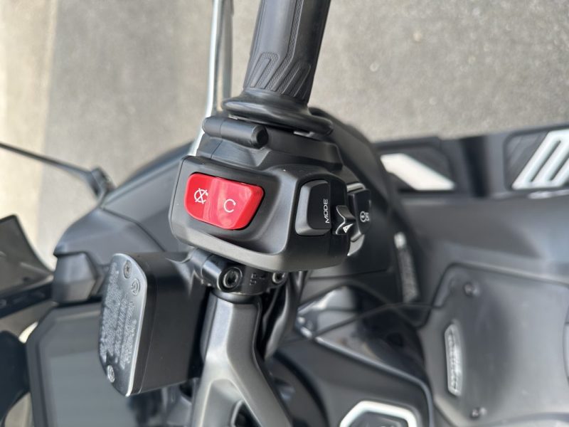 YAMAHA T-MAX 560 2024 - Ligne AKRAPOVIC