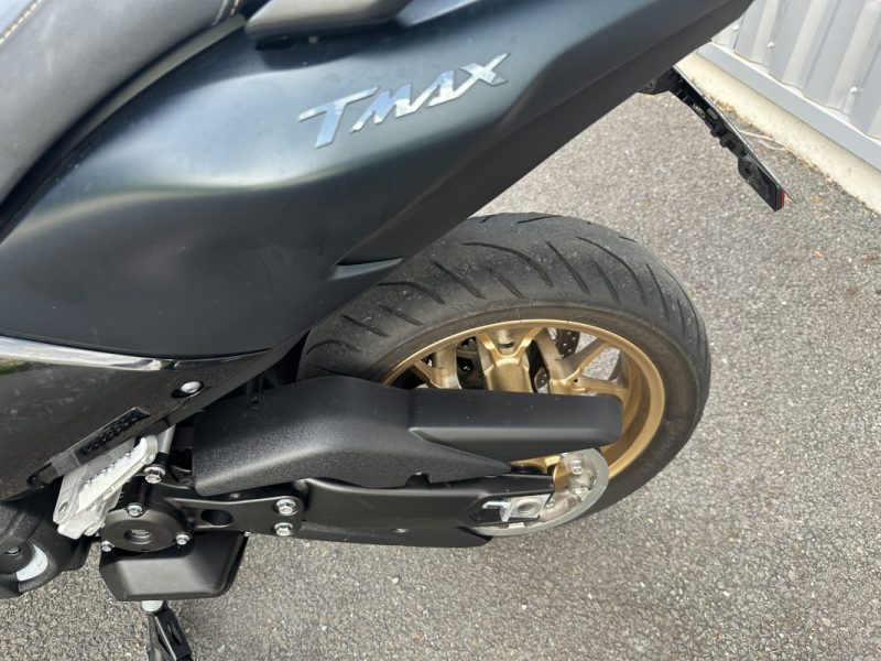YAMAHA T-MAX 560 2024 - Ligne AKRAPOVIC