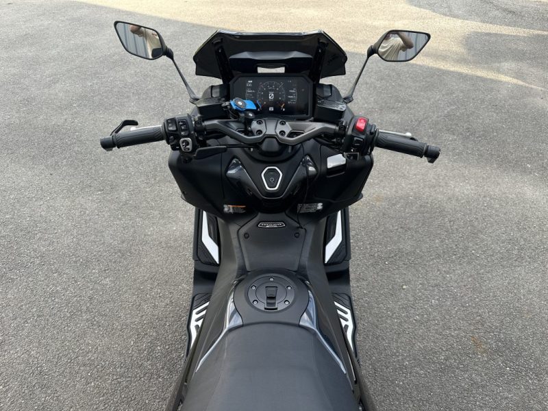 YAMAHA T-MAX 560 2024 - Ligne AKRAPOVIC
