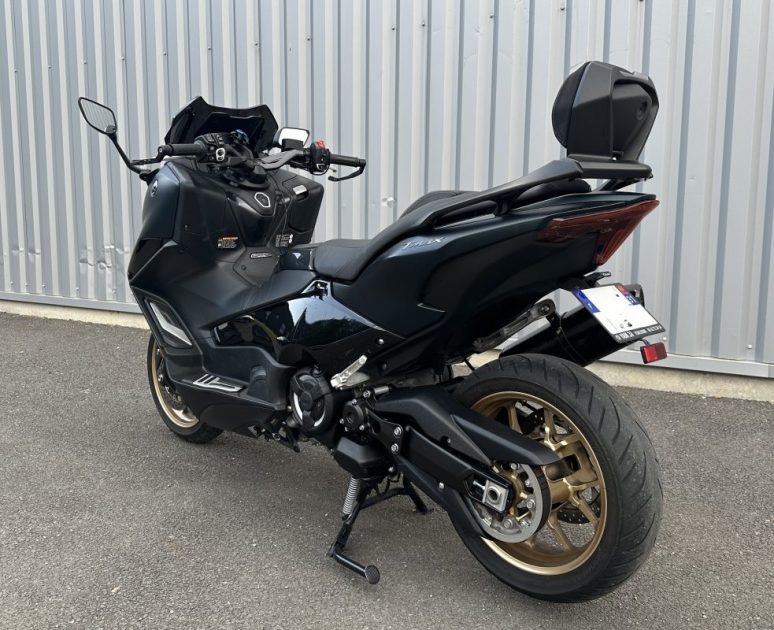 YAMAHA T-MAX 560 2024 - Ligne AKRAPOVIC