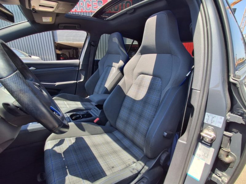 VOLKSWAGEN GOLF 8 GTE  1.4 TSI 245 CV TOIT OUVRANT PANORAMIQUE VIRTUAL COCKPIT SUIVIE COMPLET 