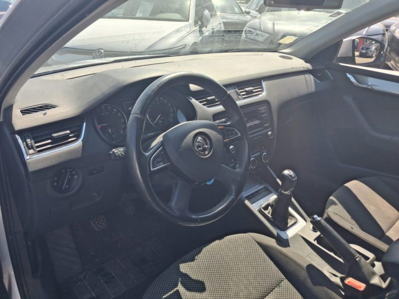 SKODA OCTAVIA COMBI  1.6 TDI 105 CV GREENTEC BVM 