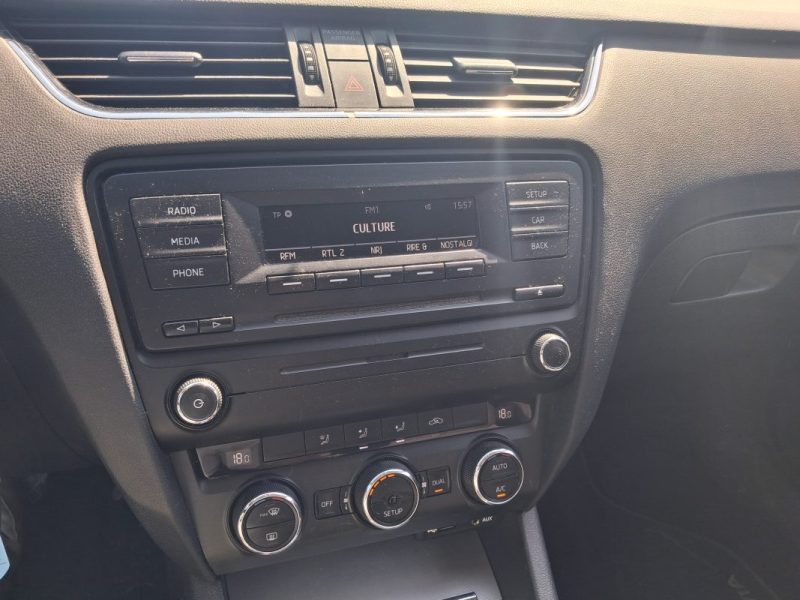 SKODA OCTAVIA COMBI  1.6 TDI 105 CV GREENTEC BVM 