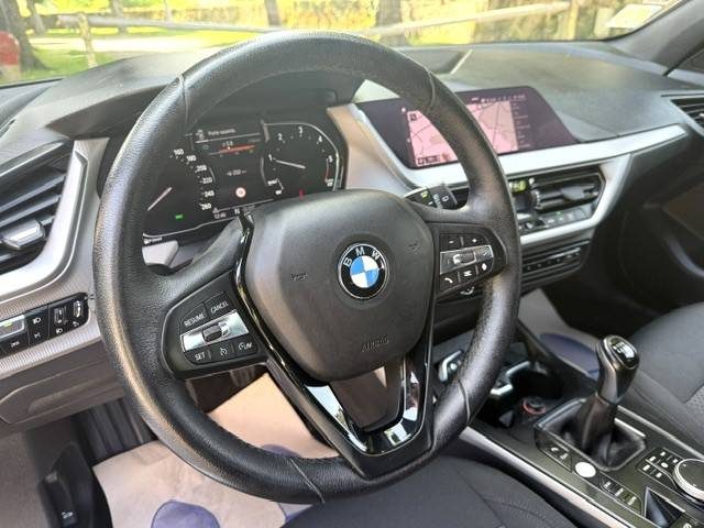 B.M.W. SERIE 1 F40 BUSINESS DESIGN / 1ERE MAIN / GPS / CAMERA RECUL  / CARPLAY 116D 2021
