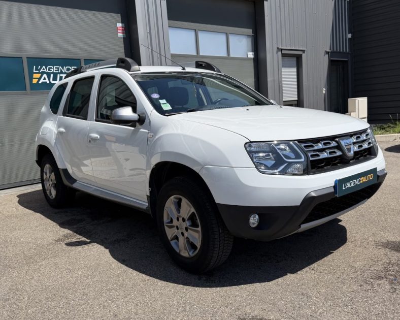 DACIA DUSTER TCE 125ch - ENTRETIENT COMPLET - Radar de recul- PRESTIGE - ATTELAGE - 2016 -