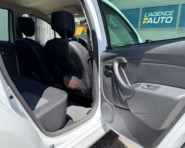 DACIA DUSTER TCE 125ch - ENTRETIENT COMPLET - Radar de recul- PRESTIGE - ATTELAGE - 2016 -