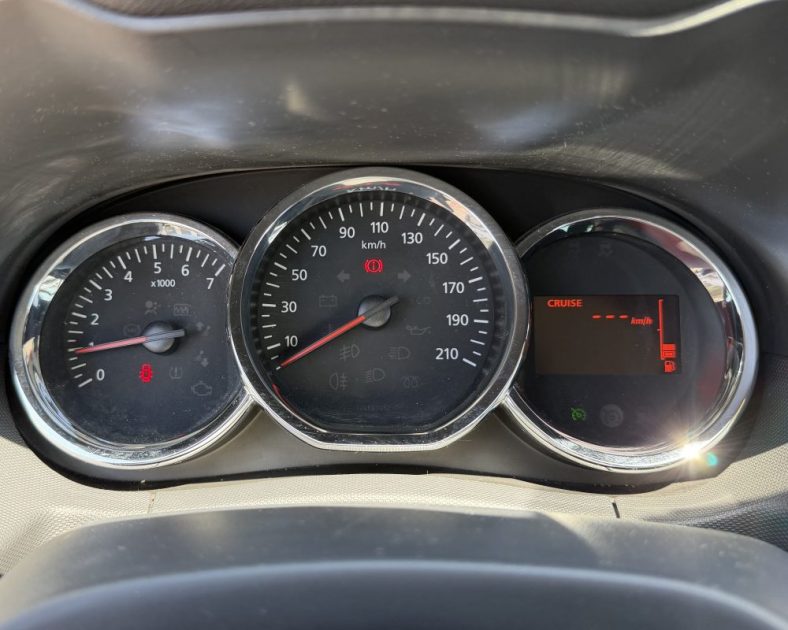 DACIA DUSTER TCE 125ch - ENTRETIENT COMPLET - Radar de recul- PRESTIGE - ATTELAGE - 2016 -