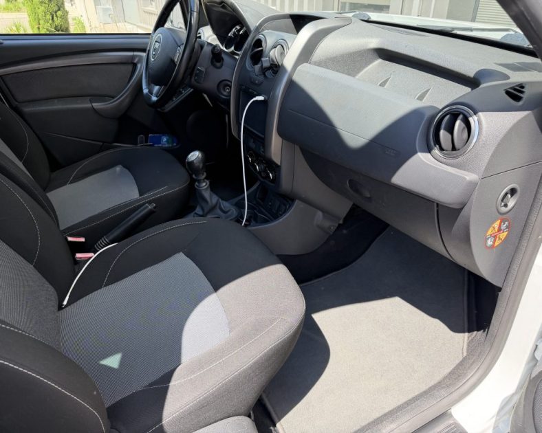 DACIA DUSTER TCE 125ch - ENTRETIENT COMPLET - Radar de recul- PRESTIGE - ATTELAGE - 2016 -