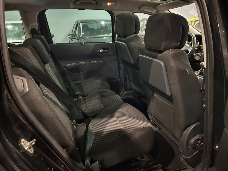 PEUGEOT 5008 2.0 HDI 150CH 