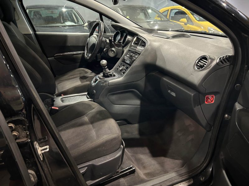 PEUGEOT 5008 2.0 HDI 150CH 