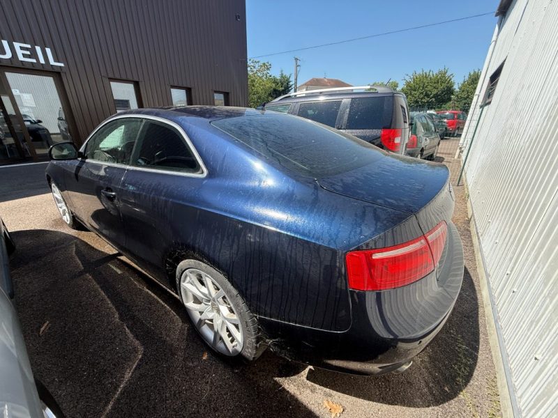 AUDI A5 2.7 TDI V6  POUR PRO UNIQUEMENT ( BOITE HS ) 