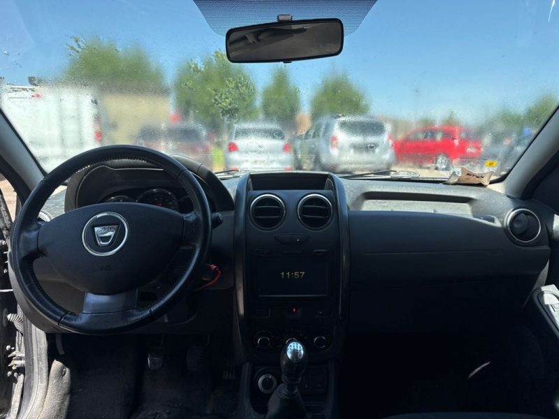 DACIA  DUSTER 1.5 DCI 110 LAUREATE 4X4  
