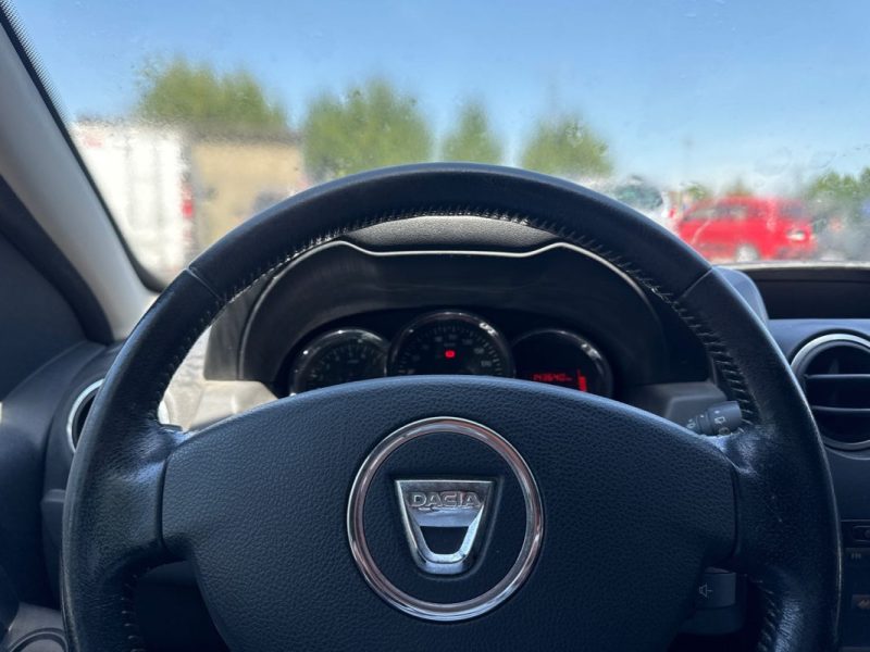 DACIA  DUSTER 1.5 DCI 110 LAUREATE 4X4  