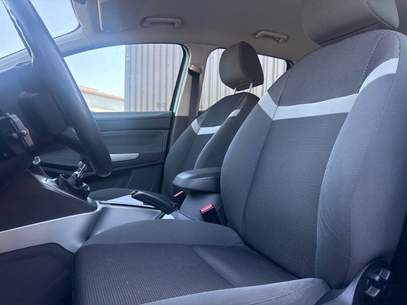 FORD KUGA 2.5T 200 TITANIUM 4X4 