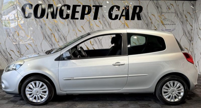 RENAULT CLIO 1.2 DYNAMIQUE 2009 - 48 433Kms - GPS - Premier Main - Distrib ok - Suivit RENAULT