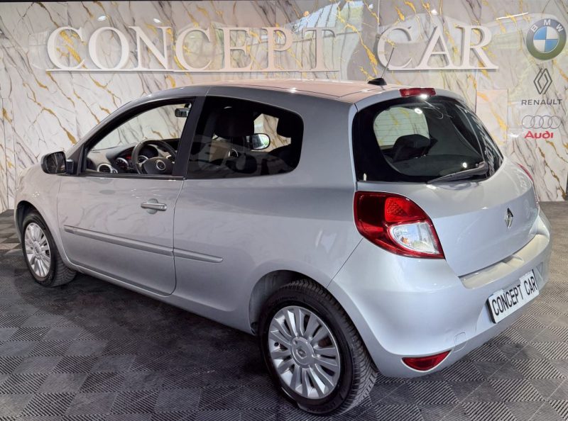 RENAULT CLIO 1.2 DYNAMIQUE 2009 - 48 433Kms - GPS - Premier Main - Distrib ok - Suivit RENAULT