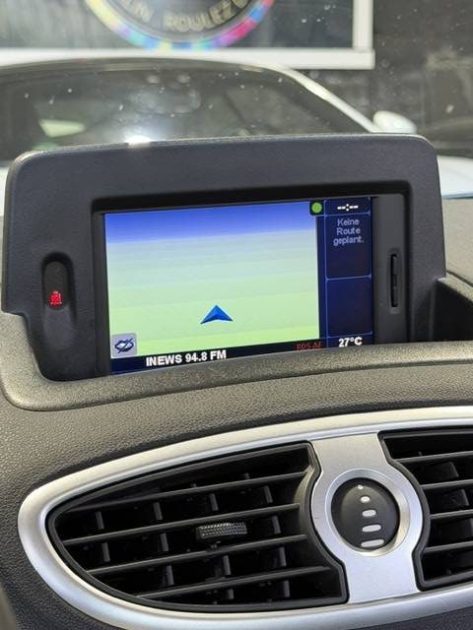 RENAULT CLIO 1.2 DYNAMIQUE 2009 - 48 433Kms - GPS - Premier Main - Distrib ok - Suivit RENAULT