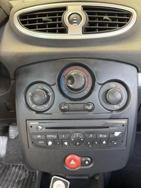 RENAULT CLIO 1.2 DYNAMIQUE 2009 - 48 433Kms - GPS - Premier Main - Distrib ok - Suivit RENAULT