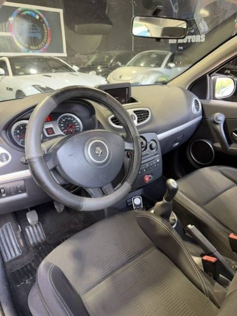 RENAULT CLIO 1.2 DYNAMIQUE 2009 - 48 433Kms - GPS - Premier Main - Distrib ok - Suivit RENAULT
