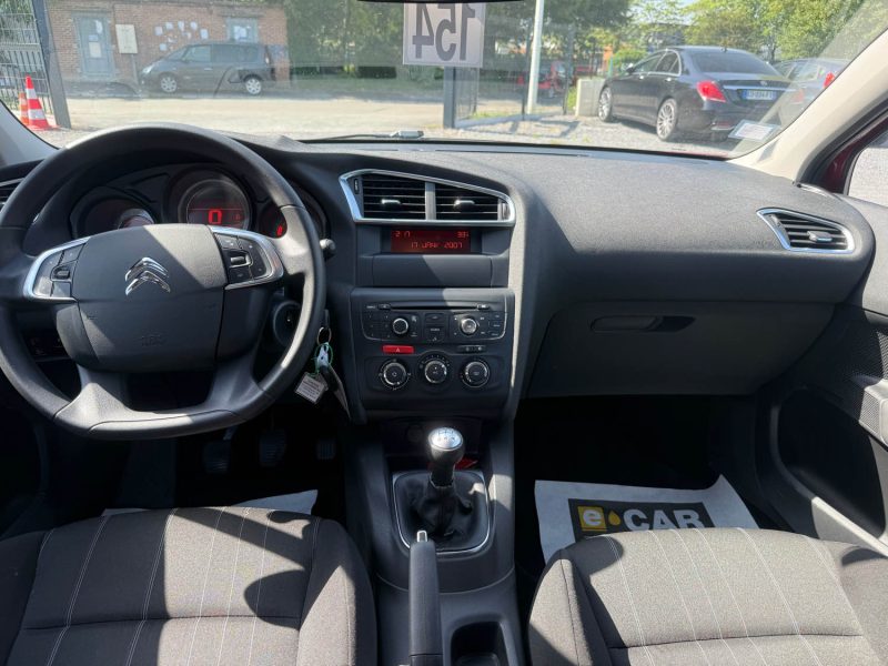 CITROEN C4 CONFORT1L4 ESSENCE  FAIBLE KILOMETRAGE 