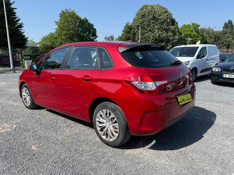 CITROEN C4 CONFORT1L4 ESSENCE  FAIBLE KILOMETRAGE 