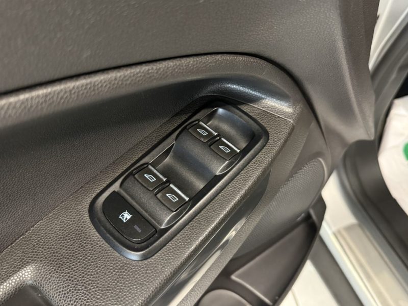 FORD ECOSPORT 1.5 EcoBlue TDCi 95 ch Titanium