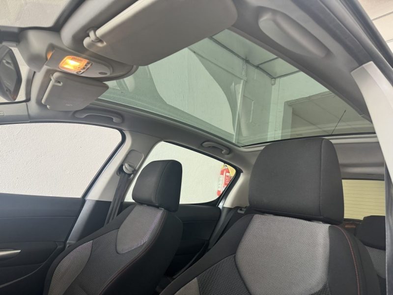 PEUGEOT 308 2.0 HDI 150 SPORTIUM 2011