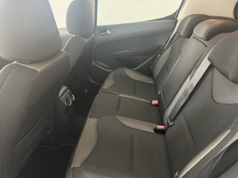 PEUGEOT 308 2.0 HDI 150 SPORTIUM 2011