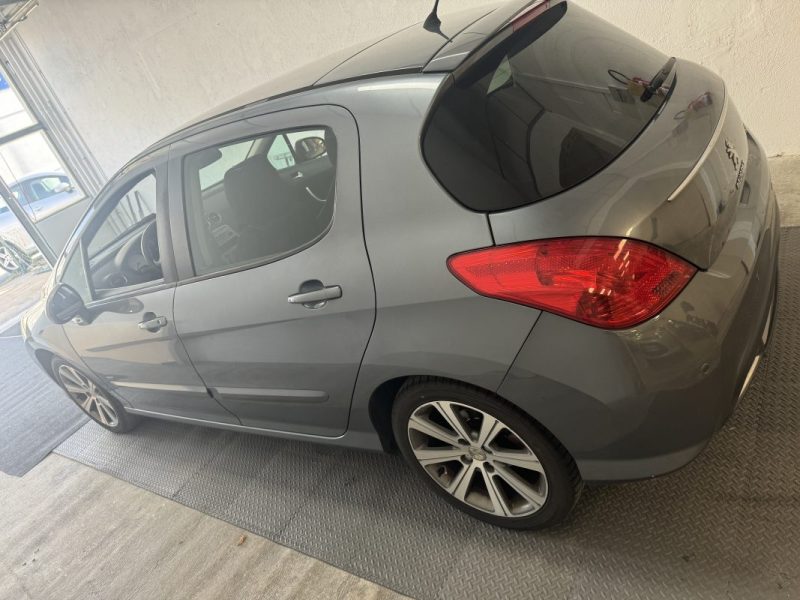PEUGEOT 308 2.0 HDI 150 SPORTIUM 2011
