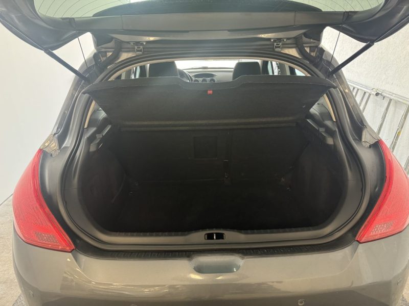 PEUGEOT 308 2.0 HDI 150 SPORTIUM 2011