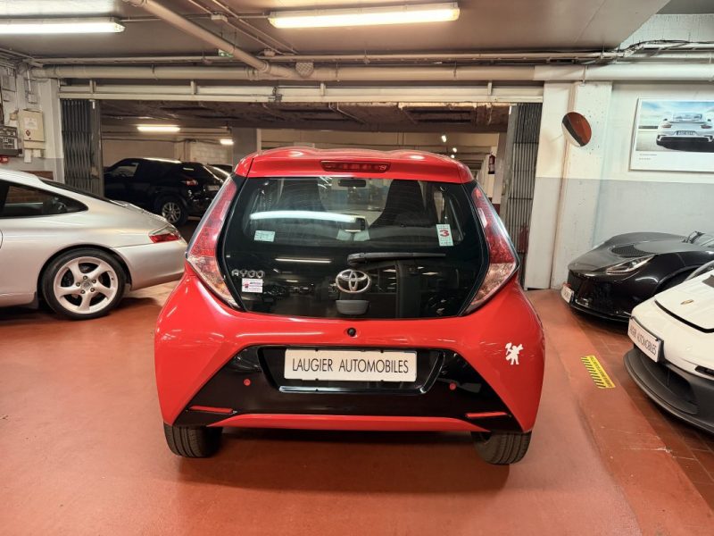 TOYOTA AYGO II 1.0 VVTI X-PLAY X-Shift PROFESSIONNEL UNIQUEMENT