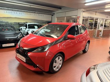 TOYOTA AYGO II 1.0 VVTI X-PLAY X-Shift PROFESSIONNEL UNIQUEMENT