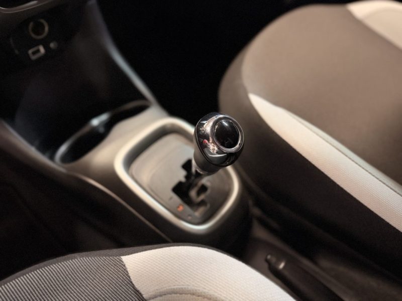 TOYOTA AYGO II 1.0 VVTI X-PLAY X-Shift PROFESSIONNEL UNIQUEMENT