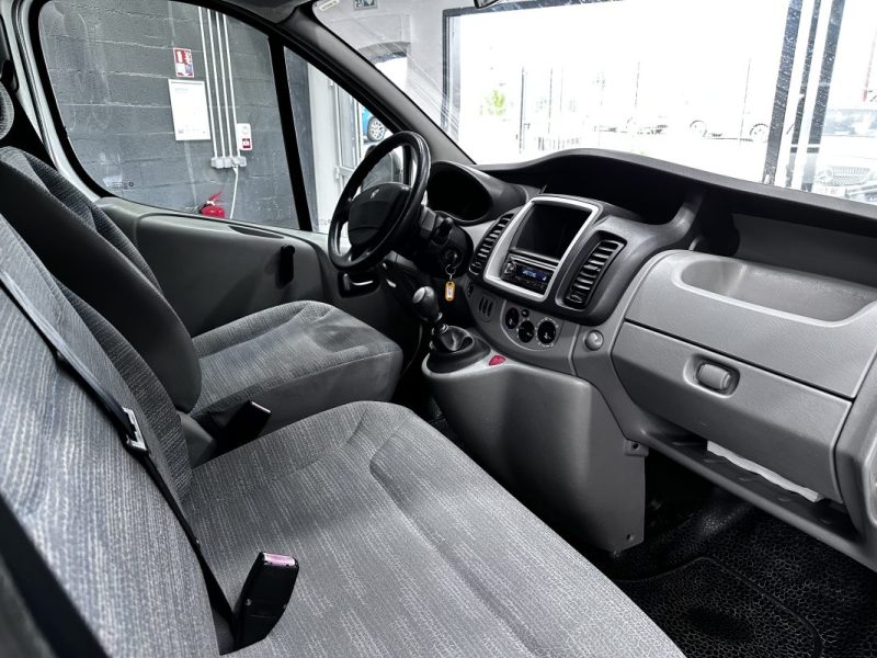 RENAULT TRAFIC 2.0DCI 90CV 9 PLACES 