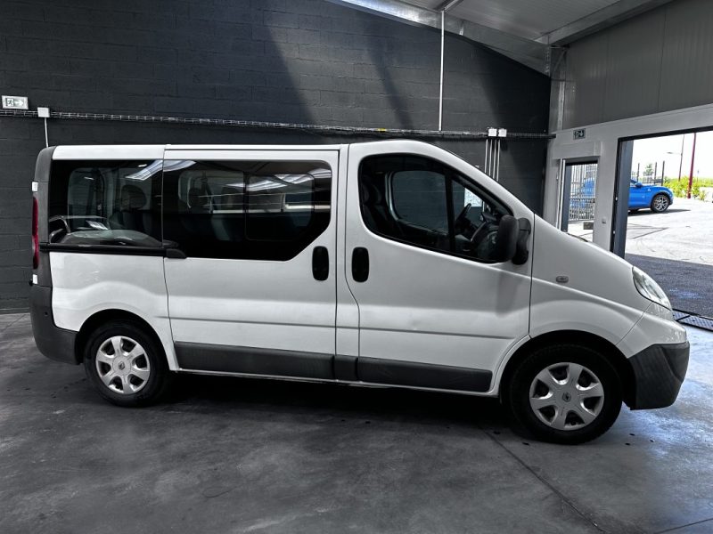 RENAULT TRAFIC 2.0DCI 90CV 9 PLACES 
