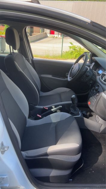 RENAULT CLIO III AUTHENTIQUE 1.2 75CH 