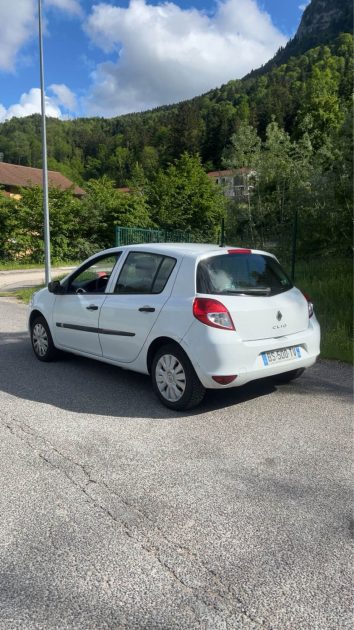 RENAULT CLIO III AUTHENTIQUE 1.2 75CH 
