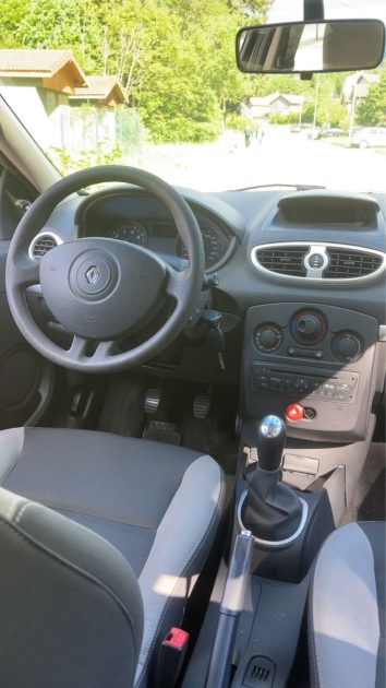 RENAULT CLIO III AUTHENTIQUE 1.2 75CH 