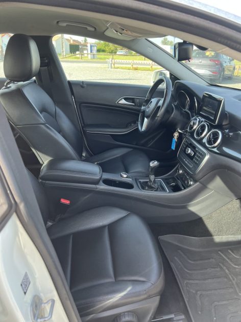 MERCEDES CLASSE CLA ME64032 2013