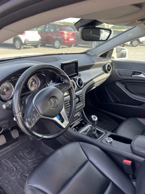 MERCEDES CLASSE CLA ME64032 2013