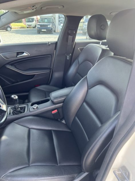 MERCEDES CLASSE CLA ME64032 2013