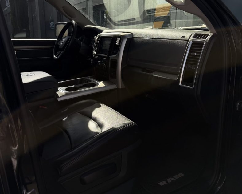 DODGE RAM 1500 5.7 V8 395 ch SLT SPORT - TVA Récupérable - Carte grise utilitaire