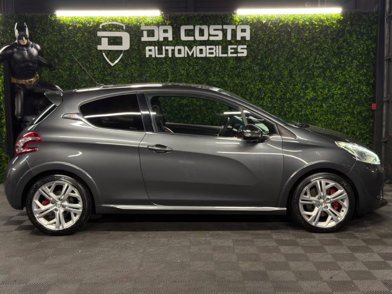 PEUGEOT 208 GTI 1.6 TURBO 200 Cv TOIT PANORAMIQUE / ORIGINE FRANCE ECRAN GPS - GARANTIE 1 AN